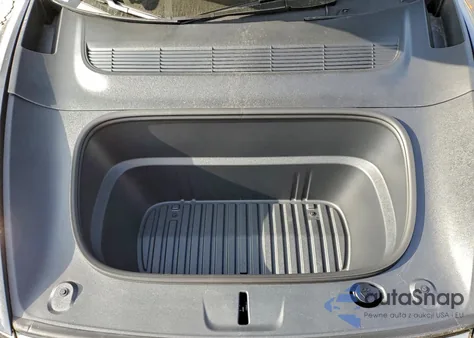 2026 Tesla Model Y z USA, uszkodzony, nr VIN 7SAYGDEE5TF522934